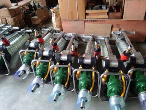 點(diǎn)擊查看詳細(xì)信息<br>標(biāo)題：MQT-130/2.8型氣動(dòng)錨桿鉆機(jī)15898635797 0537-3202711 閱讀次數(shù)：2687